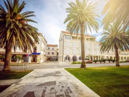 Torg i den historiske byen Korčula Torg i den historiske byen Korčula