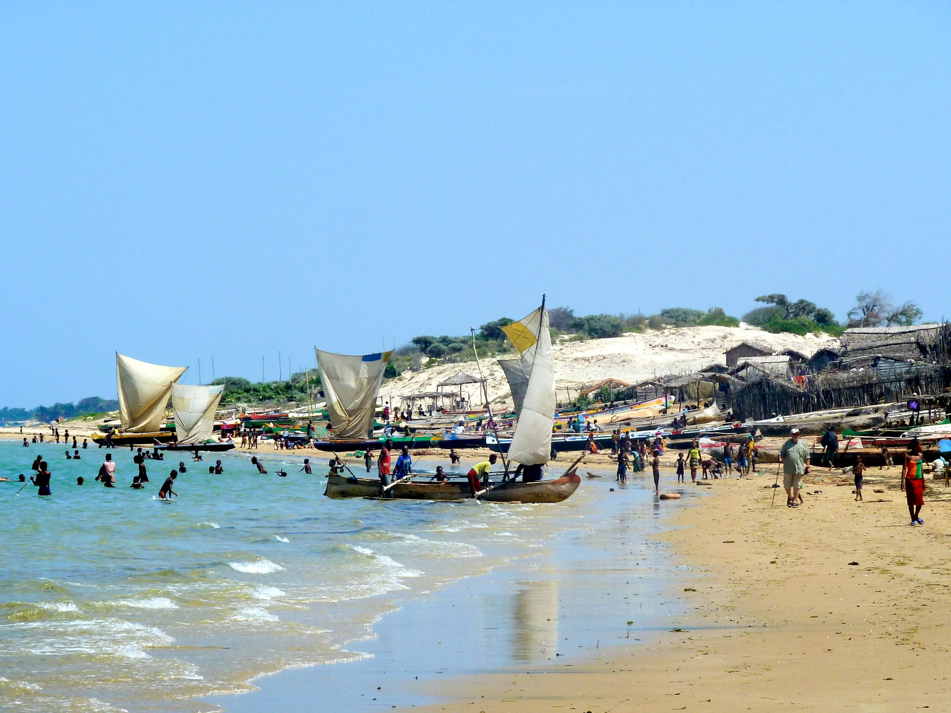 Strandliv og fiskebåter, Madagaskar