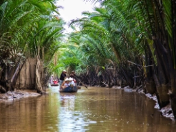 Side-elv i Mekongdeltaet i Sör-Vietnam