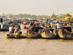 Vi skal oppleve Mekongdeltaets store flytende marked